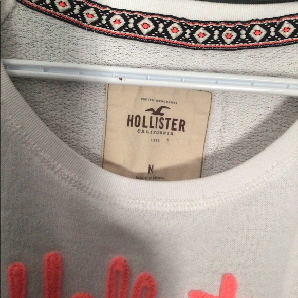 Hollister Sweatshirt - Picture 2 of 2